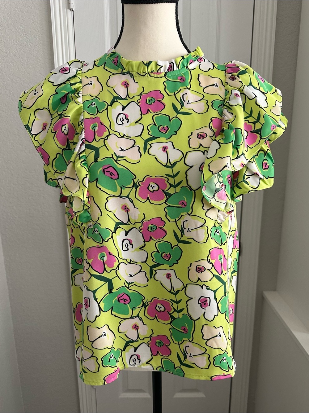 EUC THML Bright Floral Ruffle Sleeve Top Size Small